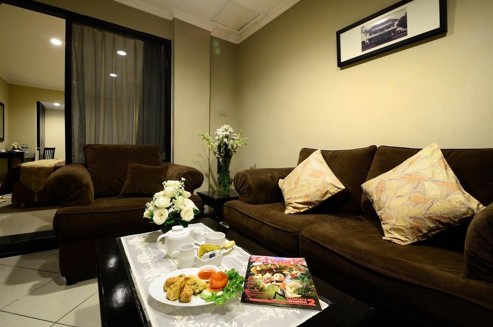 Capital O 534 Sriwijaya Hotel Jakarta Ngoại thất bức ảnh