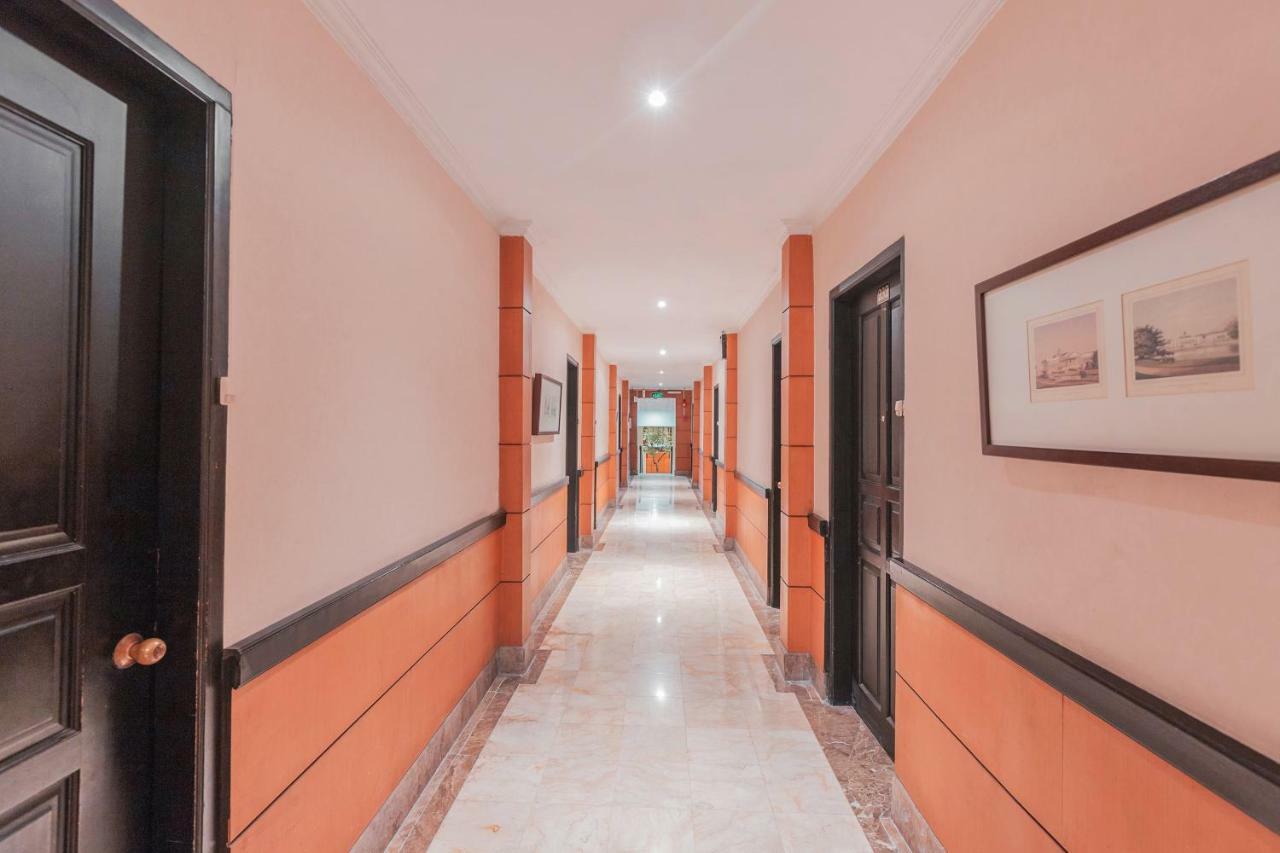Capital O 534 Sriwijaya Hotel Jakarta Ngoại thất bức ảnh